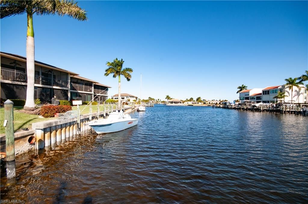 Image 25 of property listing at 4001 19th PL 2, Cape Coral, FL 33904