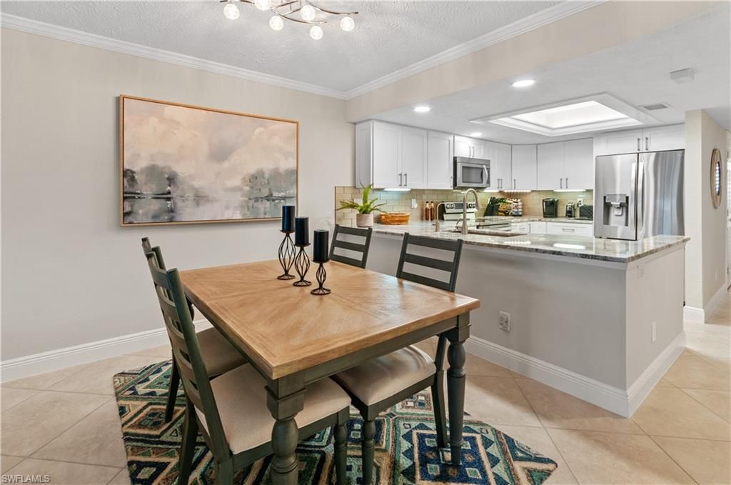 Image 39 of property listing at 4001 19th PL 2, Cape Coral, FL 33904