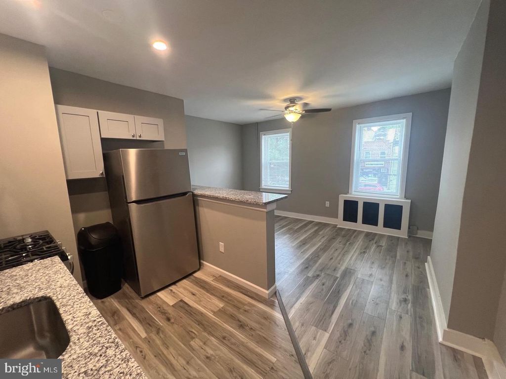 120 W GIRARD AVE, Philadelphia, PA 19123