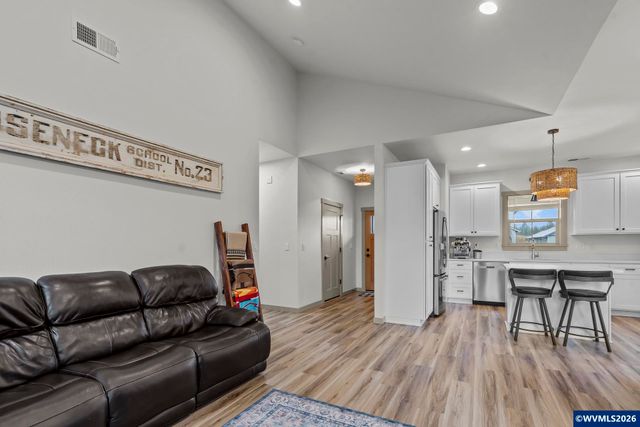 454 SW Rose Av, Dallas, OR 97338