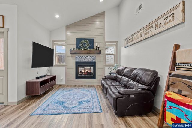 454 SW Rose Av, Dallas, OR 97338