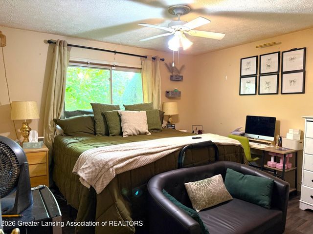 1638 Berkley Drive, Holt, MI 48842