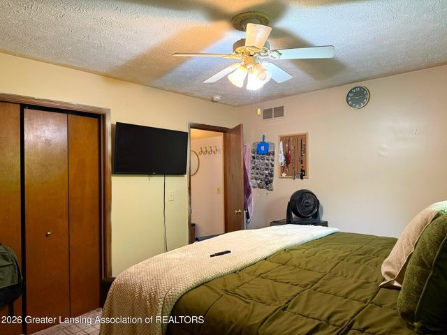 1638 Berkley Drive, Holt, MI 48842