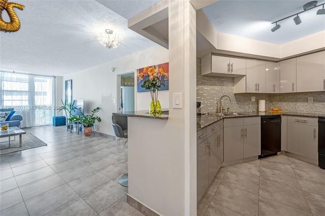 3725 S Ocean Dr 1015, Hollywood, FL 33019