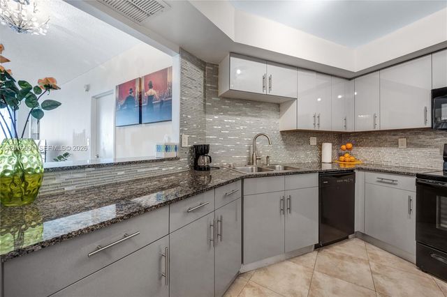 3725 S Ocean Dr 1015, Hollywood, FL 33019