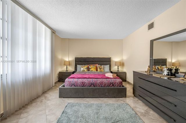 3725 S Ocean Dr 1015, Hollywood, FL 33019