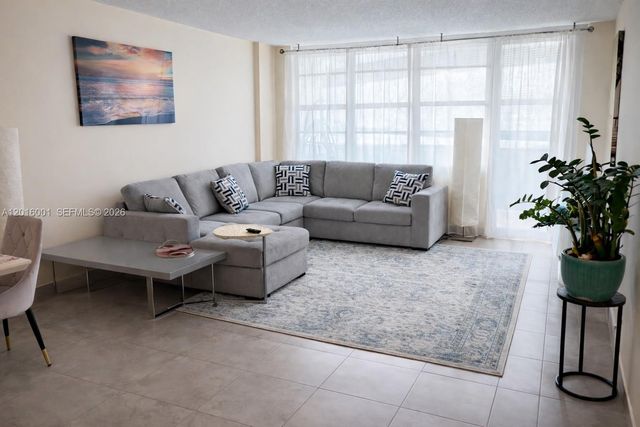 3725 S Ocean Dr 1015, Hollywood, FL 33019