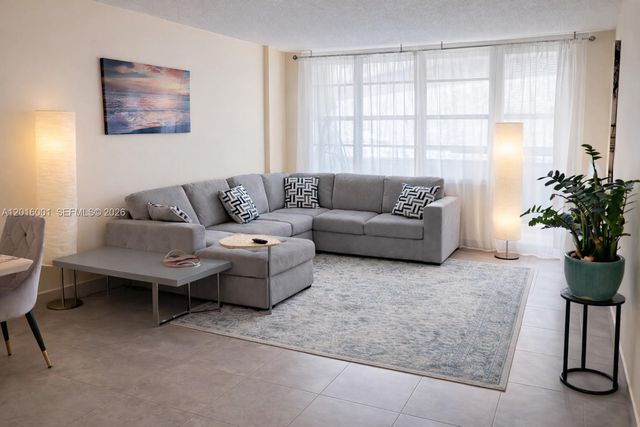 3725 S Ocean Dr 1015, Hollywood, FL 33019