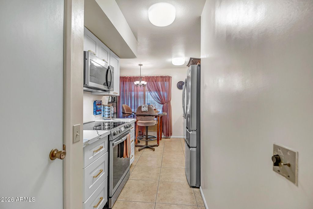9530 W APPALOOSA Drive, Sun City, AZ 85373 — photo 4
