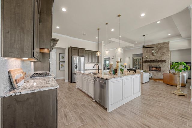 105 Clear Springs CT, Marble Falls, TX 78654