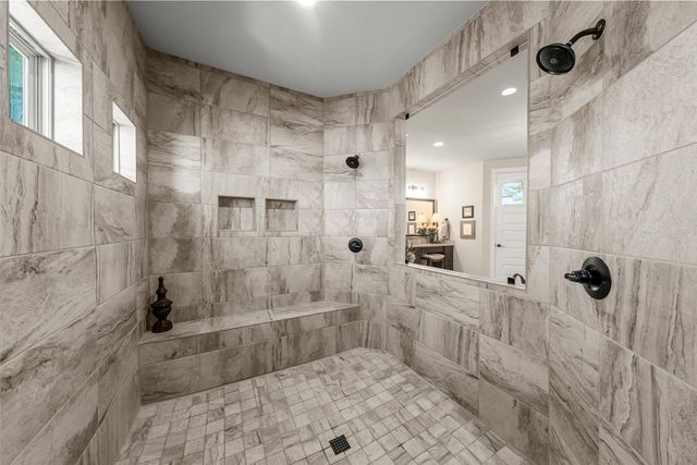 105 Clear Springs CT, Marble Falls, TX 78654