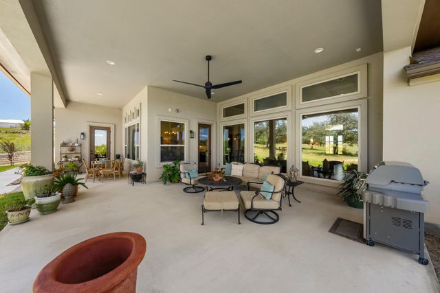 105 Clear Springs CT, Marble Falls, TX 78654