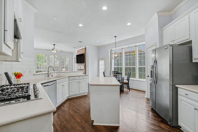 5360 Gatesworth Lane, Dallas, TX 75287