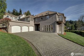 8479 NE Woodland Cove Drive, Kirkland, WA 98034