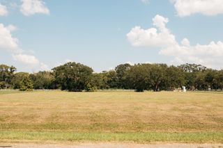102 Lakeland Circle, Rosharon, TX 77583