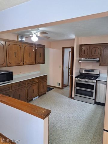 24150 Glenbrook Boulevard, Euclid, OH 44117