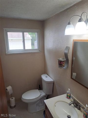 24150 Glenbrook Boulevard, Euclid, OH 44117