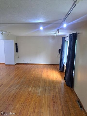 24150 Glenbrook Boulevard, Euclid, OH 44117