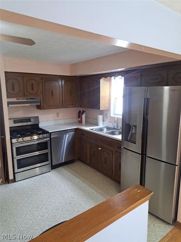 24150 Glenbrook Boulevard, Euclid, OH 44117