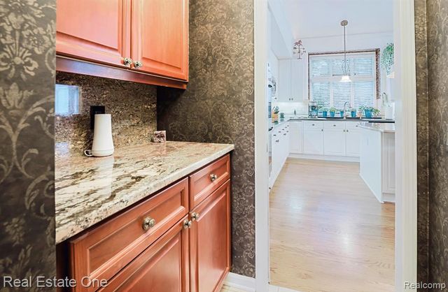 1859 Haverhill Drive, Rochester Hills, MI 48306