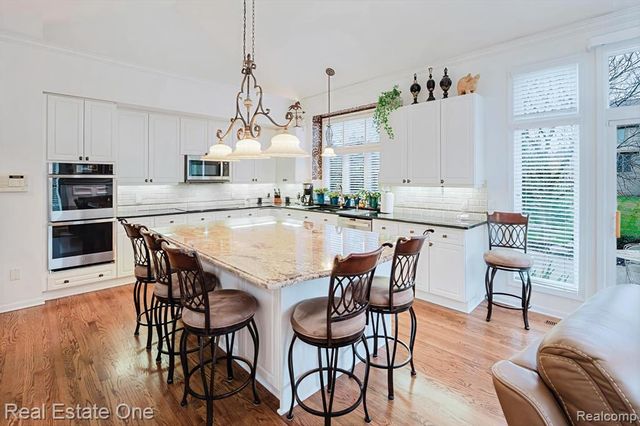 1859 Haverhill Drive, Rochester Hills, MI 48306