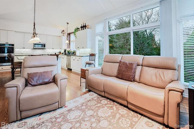 1859 Haverhill Drive, Rochester Hills, MI 48306