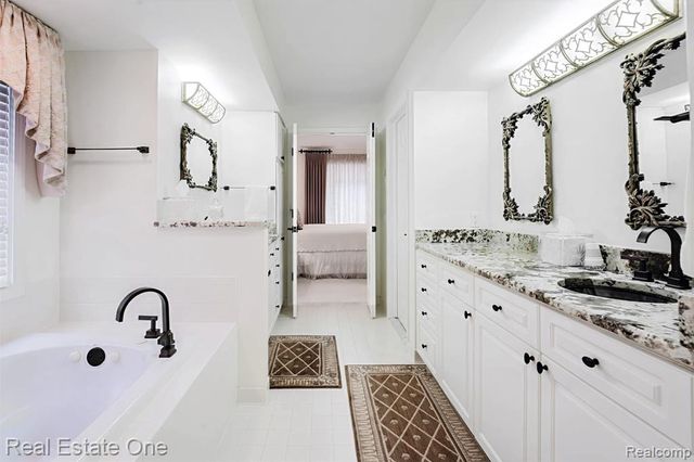 1859 Haverhill Drive, Rochester Hills, MI 48306