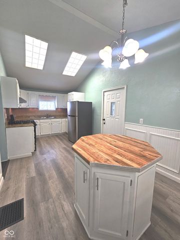 2530 Lincoln Street, Anderson, IN 46016