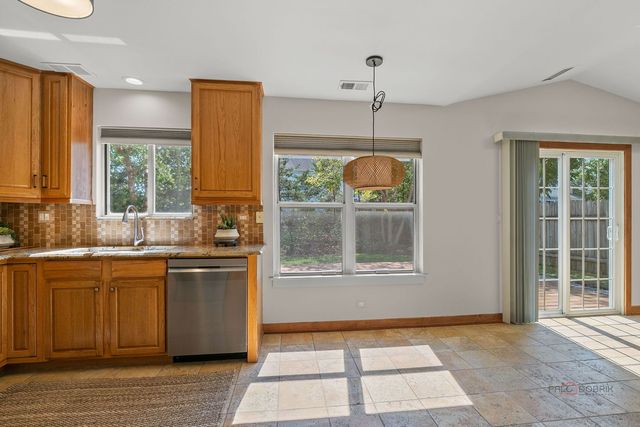 1349 Spalding Drive, Mundelein, IL 60060