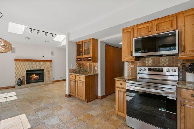 1349 Spalding Drive, Mundelein, IL 60060