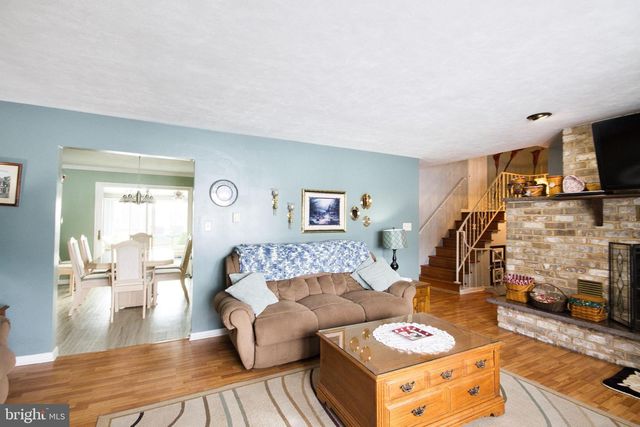 128 CIRCLE DR, Harrisburg, PA 17112