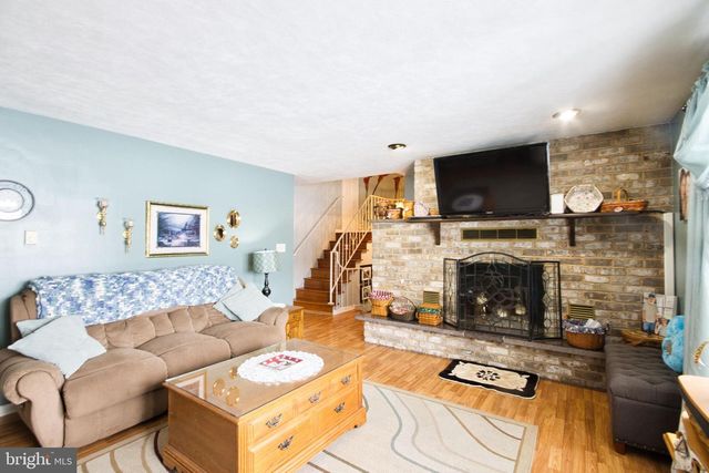 128 CIRCLE DR, Harrisburg, PA 17112