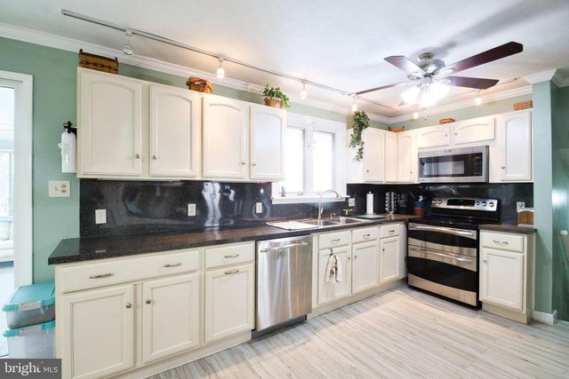 128 CIRCLE DR, Harrisburg, PA 17112