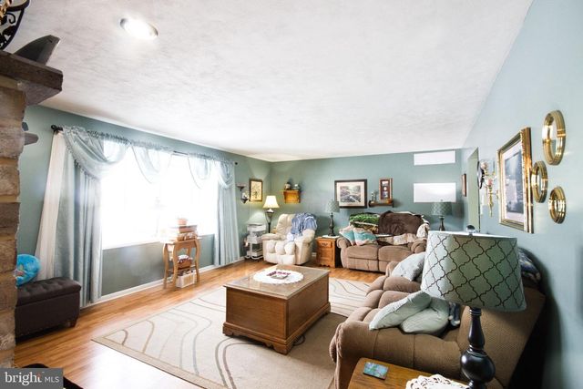 128 CIRCLE DR, Harrisburg, PA 17112