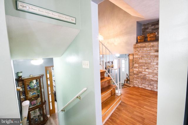 128 CIRCLE DR, Harrisburg, PA 17112