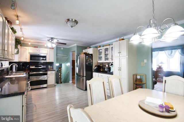 128 CIRCLE DR, Harrisburg, PA 17112