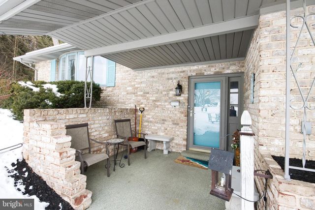 128 CIRCLE DR, Harrisburg, PA 17112