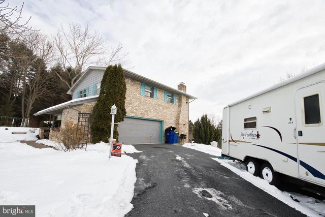 128 CIRCLE DR, Harrisburg, PA 17112