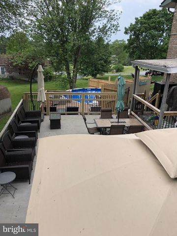 128 CIRCLE DR, Harrisburg, PA 17112