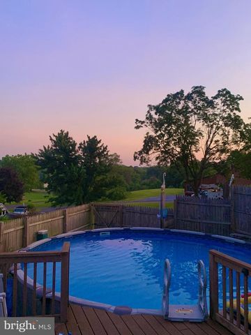 128 CIRCLE DR, Harrisburg, PA 17112