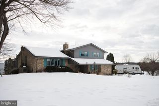 128 CIRCLE DR, Harrisburg, PA 17112