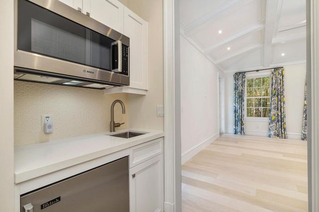 216 Sandpiper Drive, Palm Beach, FL 33480