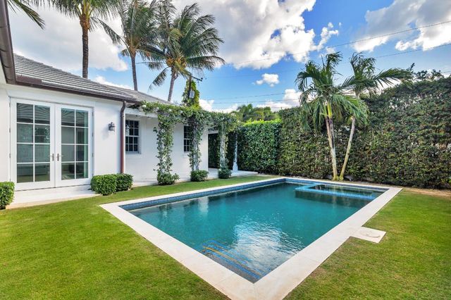 216 Sandpiper Drive, Palm Beach, FL 33480