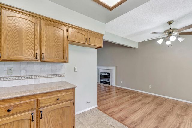 689 N Stanford Avenue, Clovis, CA 93611