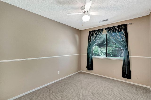 689 N Stanford Avenue, Clovis, CA 93611