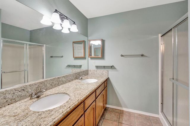 689 N Stanford Avenue, Clovis, CA 93611