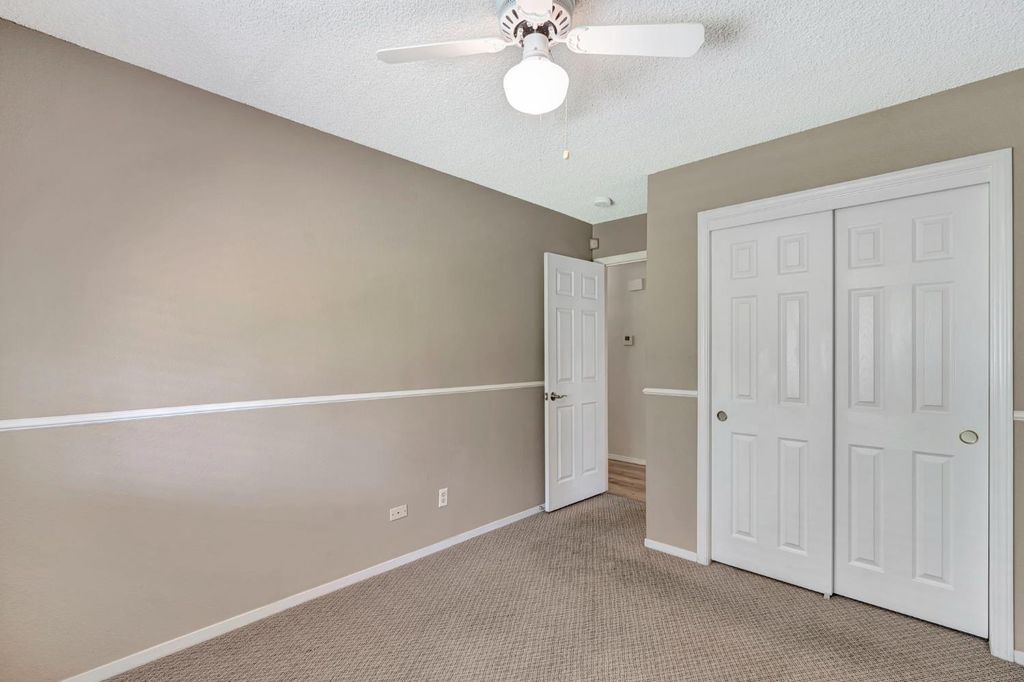 Image 17 of property listing at 689 N Stanford Avenue, Clovis, CA 93611
