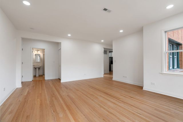 6304 N Claremont Avenue 2, Chicago, IL 60659