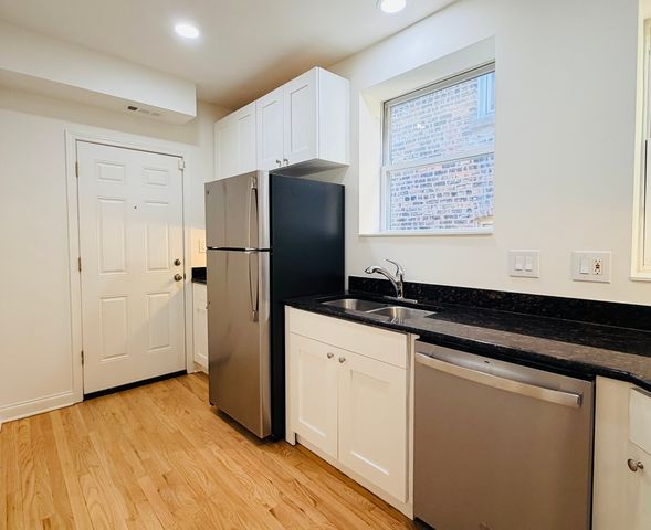 6304 N Claremont Avenue 2, Chicago, IL 60659