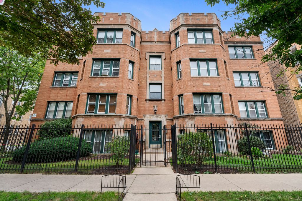 6304 N Claremont Avenue 2, Chicago, IL 60659